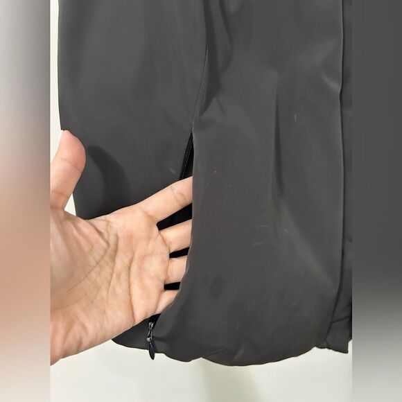 GAP Puffer Vest - Picture 3 of 10